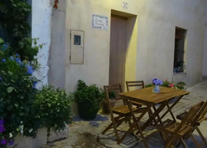 アパート Francisca